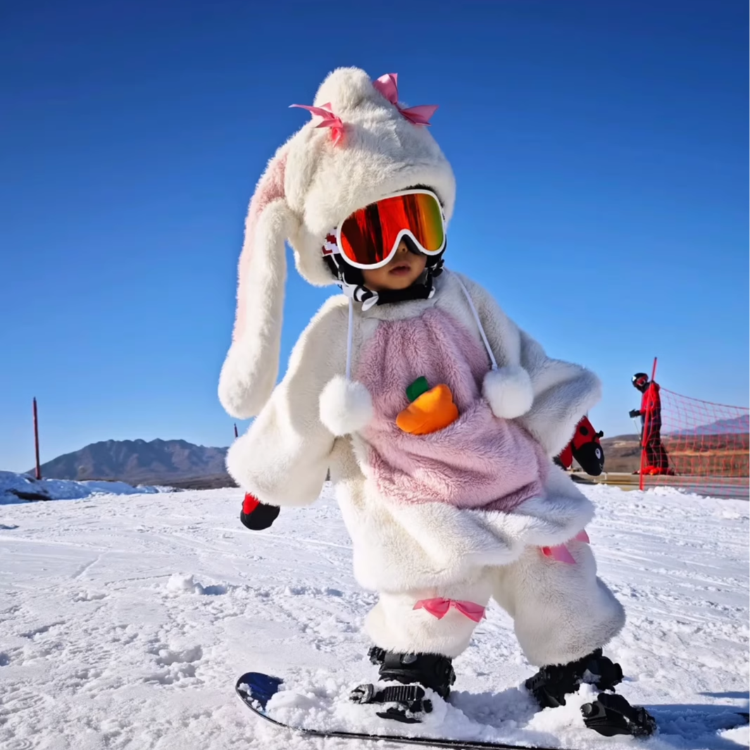 2024冬装女童可爱毛绒兔子套装女宝宝洋气加厚保暖外套短裤两件套