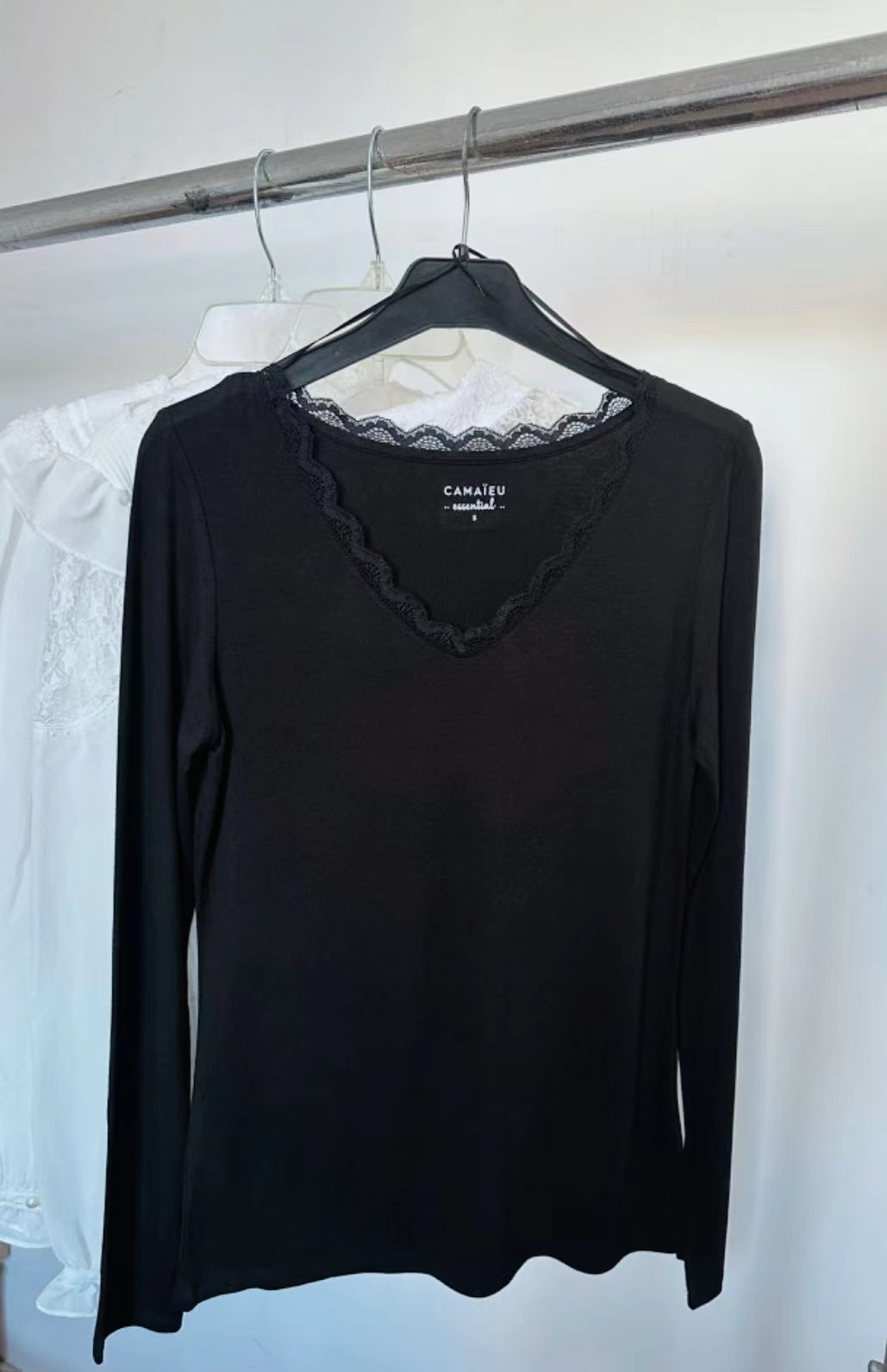 2024春秋定制新款莫代尔蕾丝拼接v领长袖女T恤打底衫修身内搭上衣