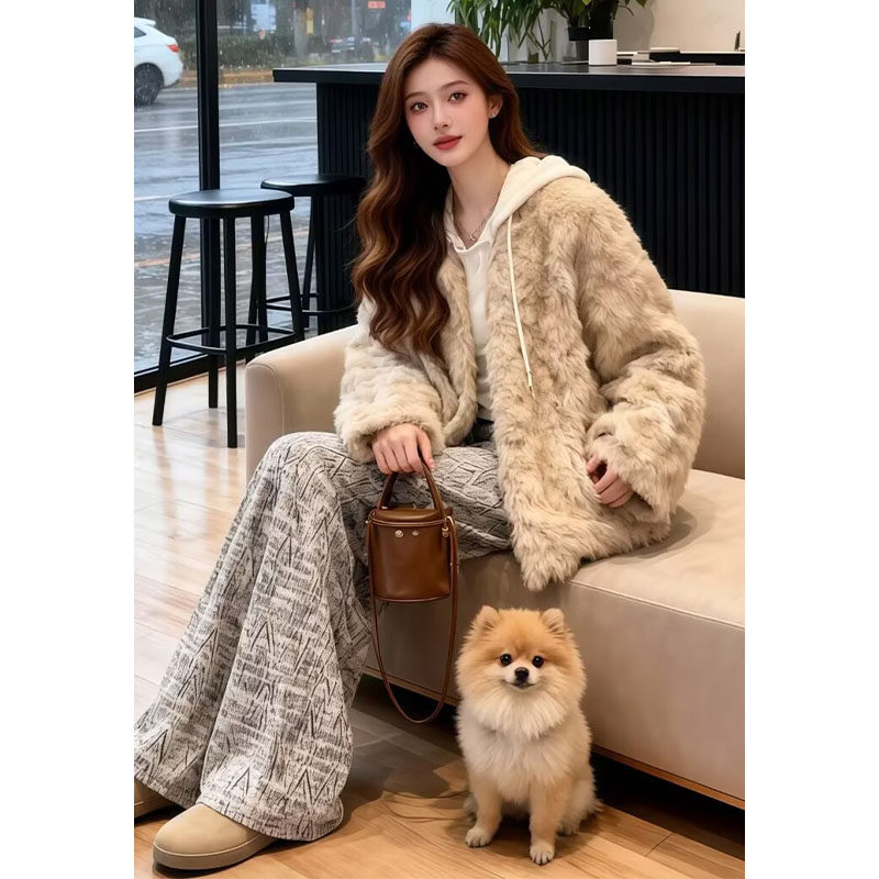 巨好看的冬季今年流行爆款高级感慵懒宽松小香风加厚保暖毛绒外套,女装/女士精品,常规大码外套,淘宝优惠券,粉丝福利购,淘宝优惠卷