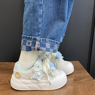 女童鞋子厚底增高蝴蝶结圆头小白鞋2026春秋新款爆款百搭休闲板鞋