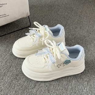 2026春秋新款童鞋百搭小白鞋女童潮小众学生时尚休闲运动面包板鞋