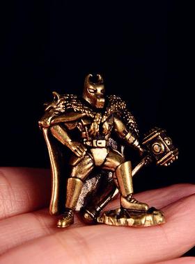 披风战锤纯黄铜摆件个性纯铜办公桌装饰茶宠摆设桌面摆饰跨境热卖