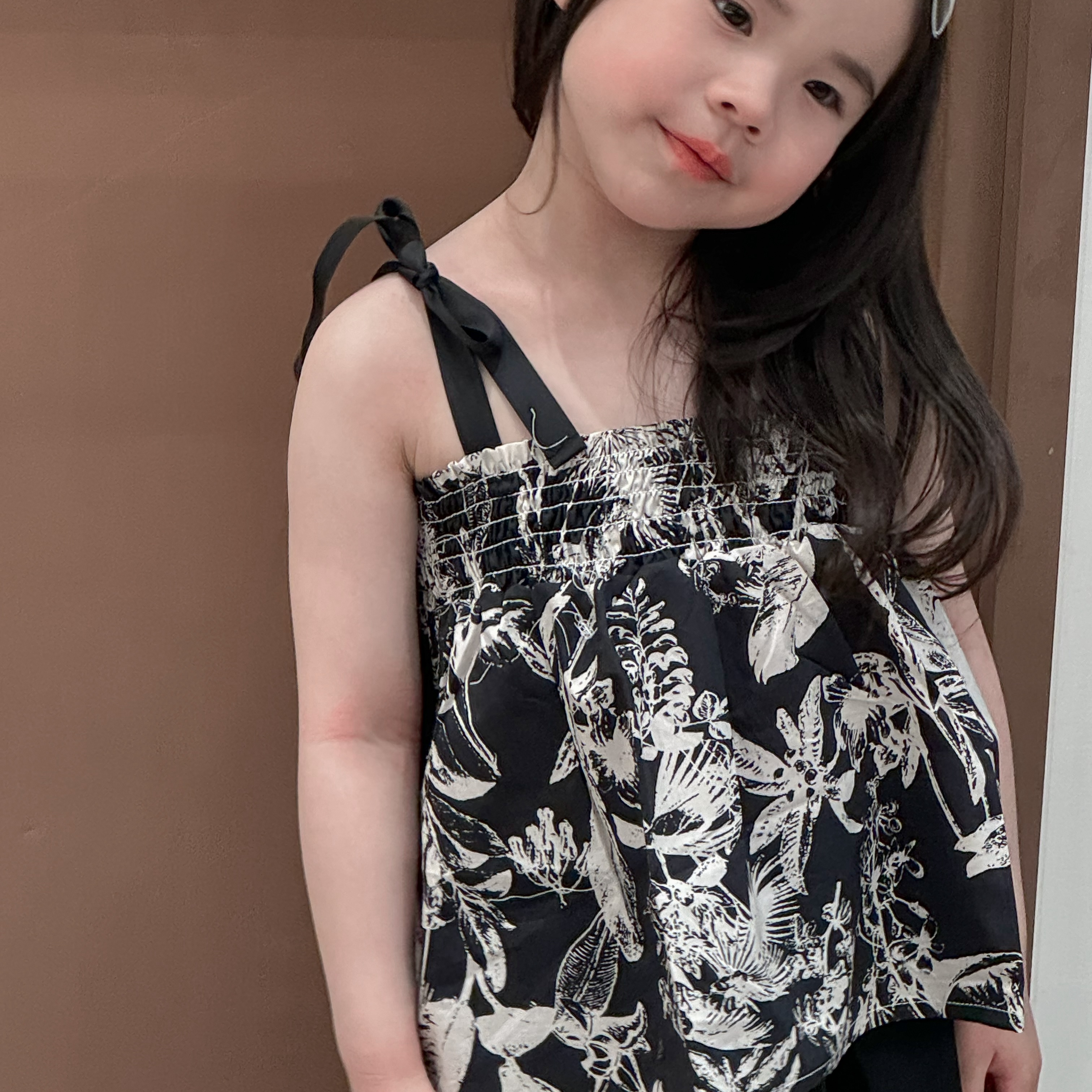 女童吊带裙2025新款韩版外搭碎花凉爽海边黑色的沙滩水墨画小外搭