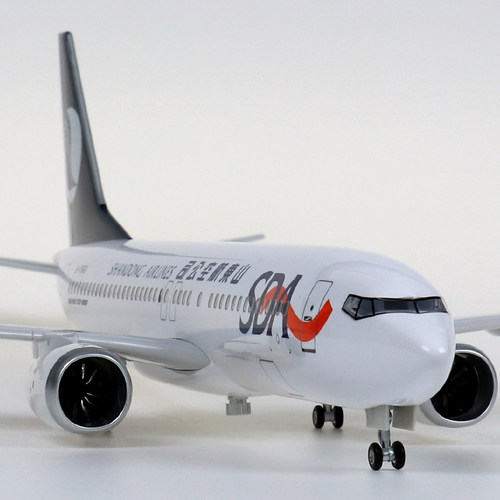 新品737山东航空模型拼装带轮子