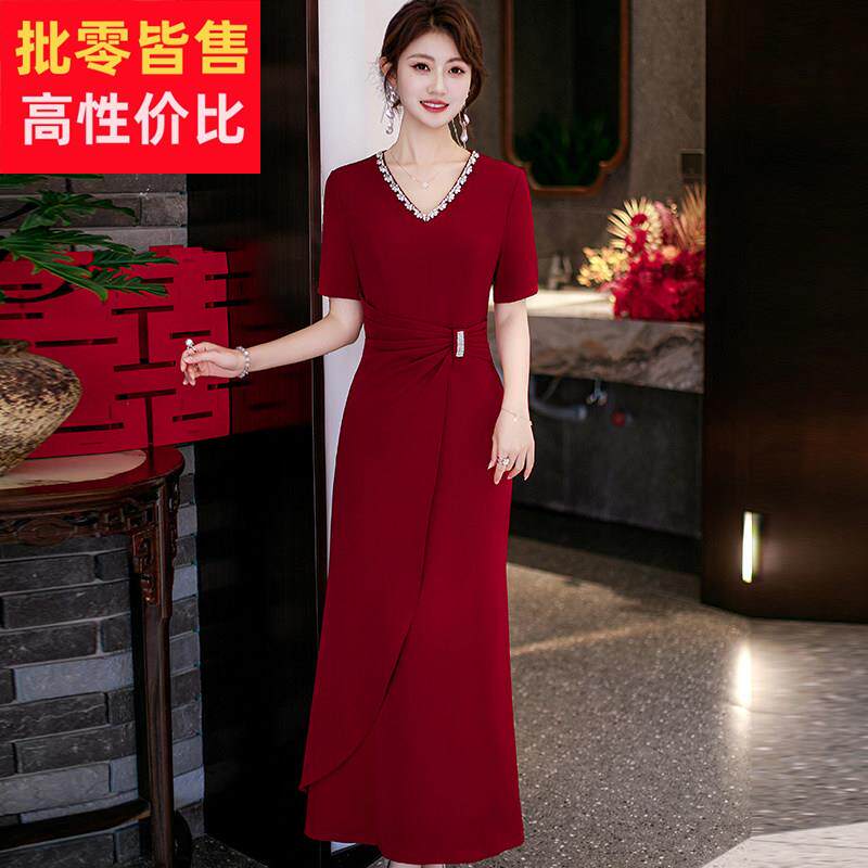妈妈新款高端V领酒红色短袖长裙优雅气质礼服女宴会高级感修身裙