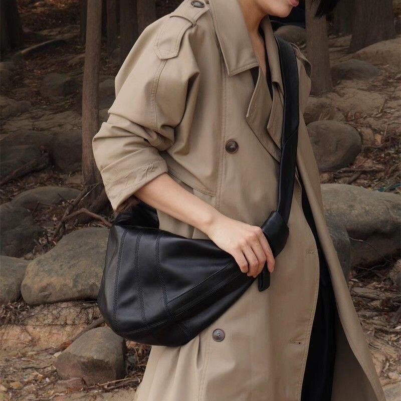 法国MlcanI Kans牛角包女包包可颂包斜挎包真皮饺子包质感单肩包