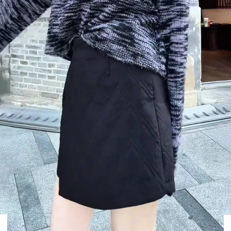 欧货高端黑色大码菱格夹棉半裙女
