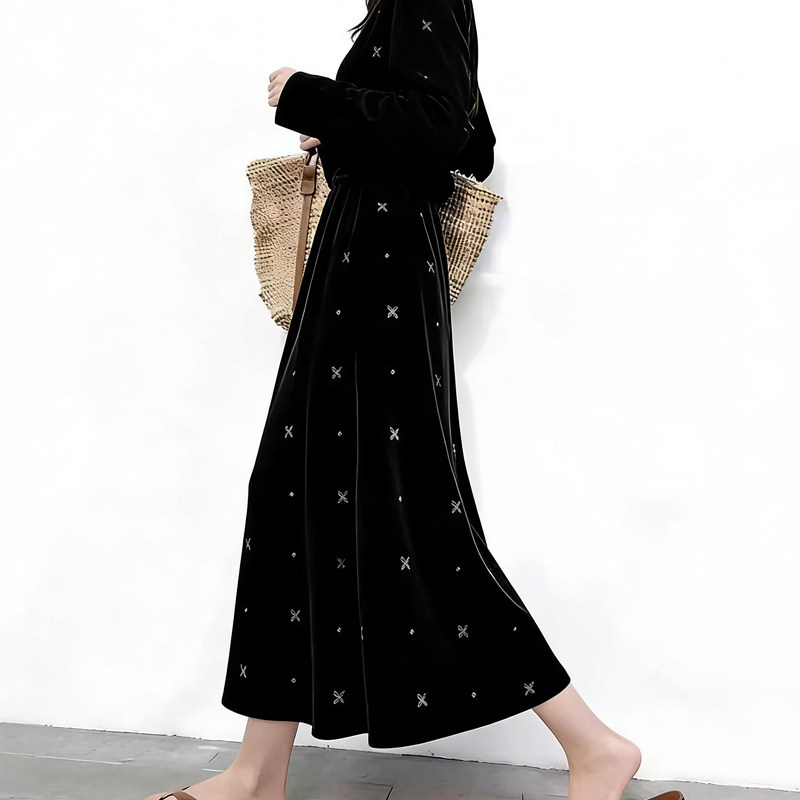 欧货高端定制黑色丝绒大码半身裙女2026早春新款碎花优雅A字裙子,女装/女士精品,大码半身裙,淘宝优惠券,粉丝福利购,淘宝优惠卷