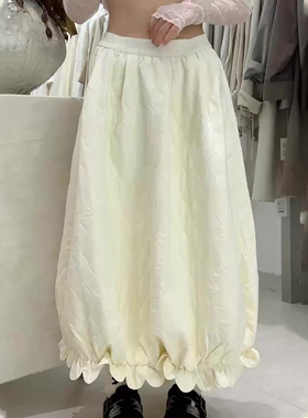 欧货高端白色大码松紧花苞半身裙2025冬季新款减龄设计感定制裙子