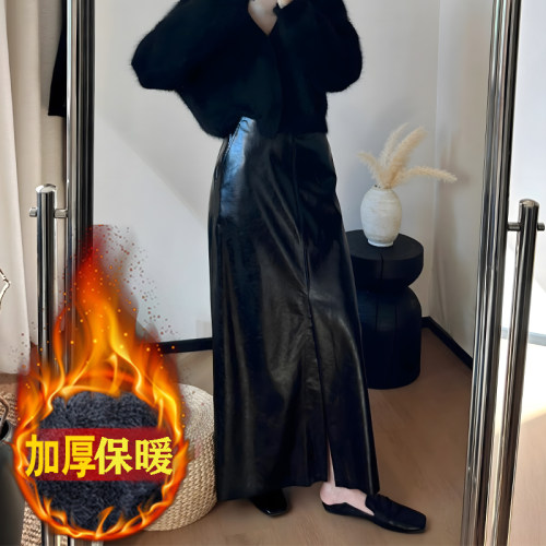 黑色哑光保暖加厚PU皮裙女2025年春季新款气质包臀御姐范微开叉裙