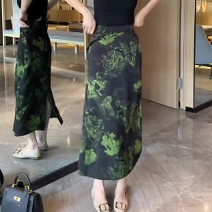 黑绿色复古印花设计感百搭半身裙女2025夏季新款时尚气质开叉长裙