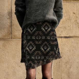 高端定制黑色大码几何纹案半身裙女2025冬季新款加厚小众A字裙子