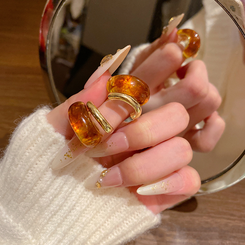 2026年新款美拉德复古琥珀耳钉