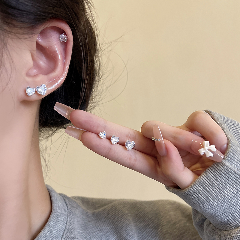 那片海小巧精致爱心锆石耳钉女