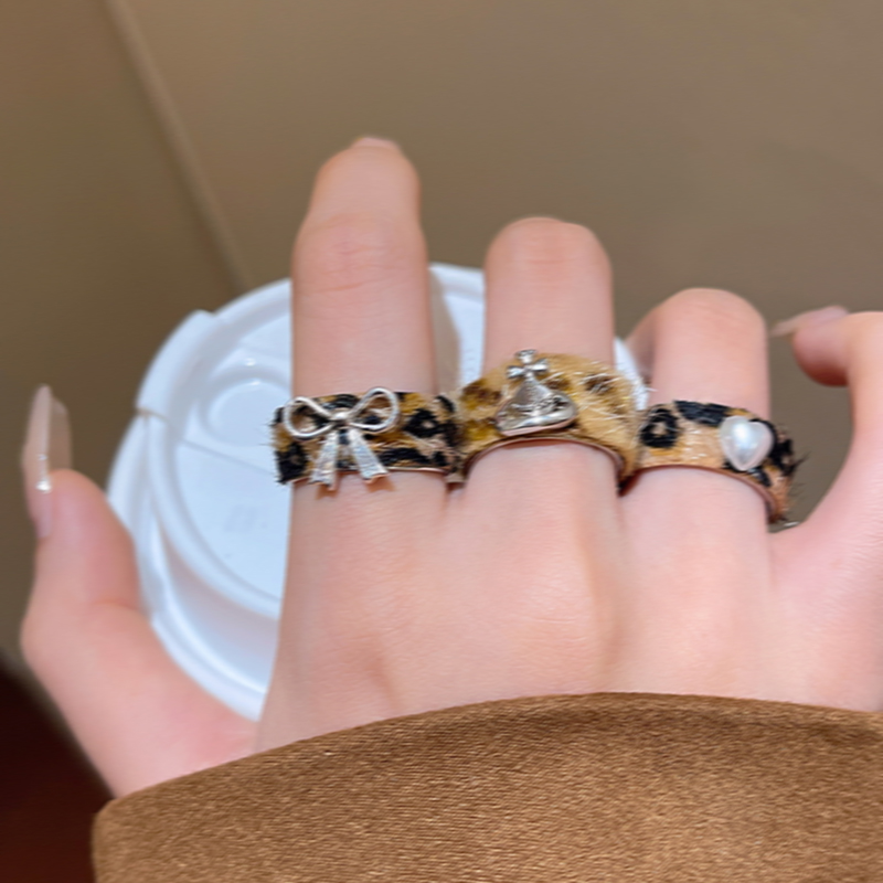 豹纹蝴蝶结戒指女款复古美拉德