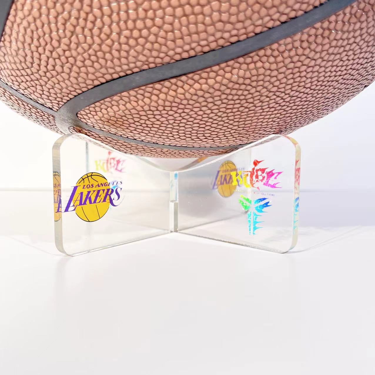 湖人勇士科比库里詹姆斯篮球球托桌面展示架收藏纪念摆台装饰品