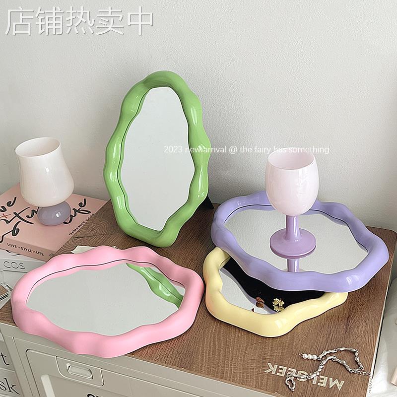 ins风化妆镜台式桌面可立家用女大号高清折叠梳妆镜学生宿舍马小