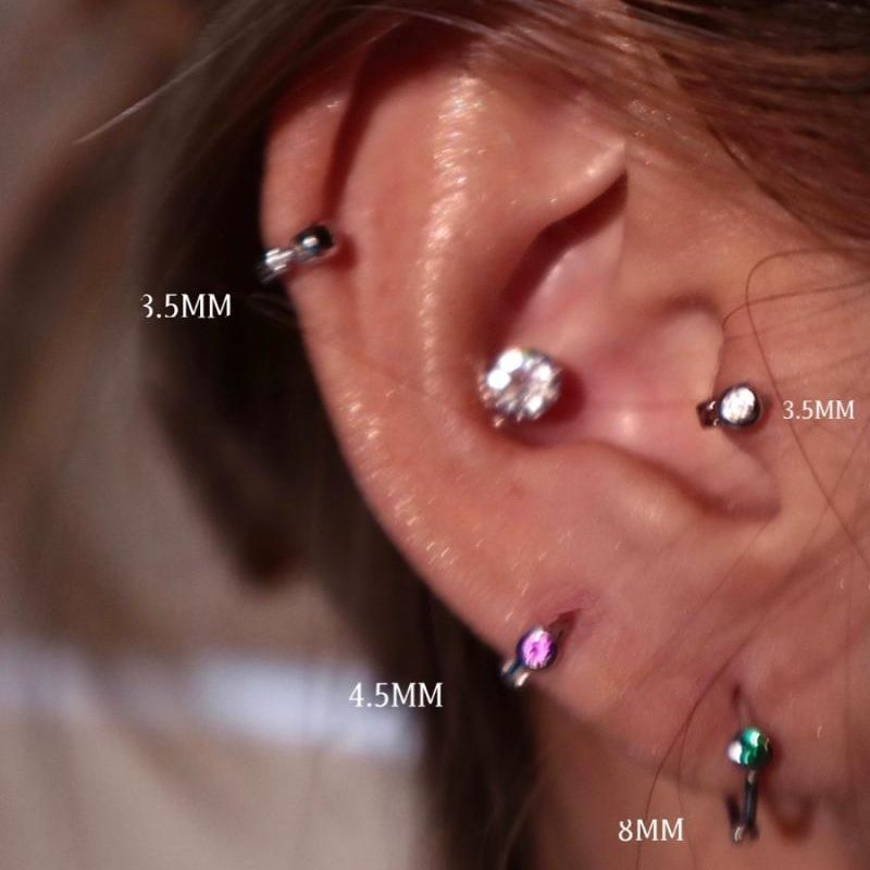 单只耳屏环极小皮钉睡觉不