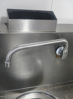 饭店半自动酒店不锈钢304水龙头摇臂商用摇摆厨房灶台入墙水嘴