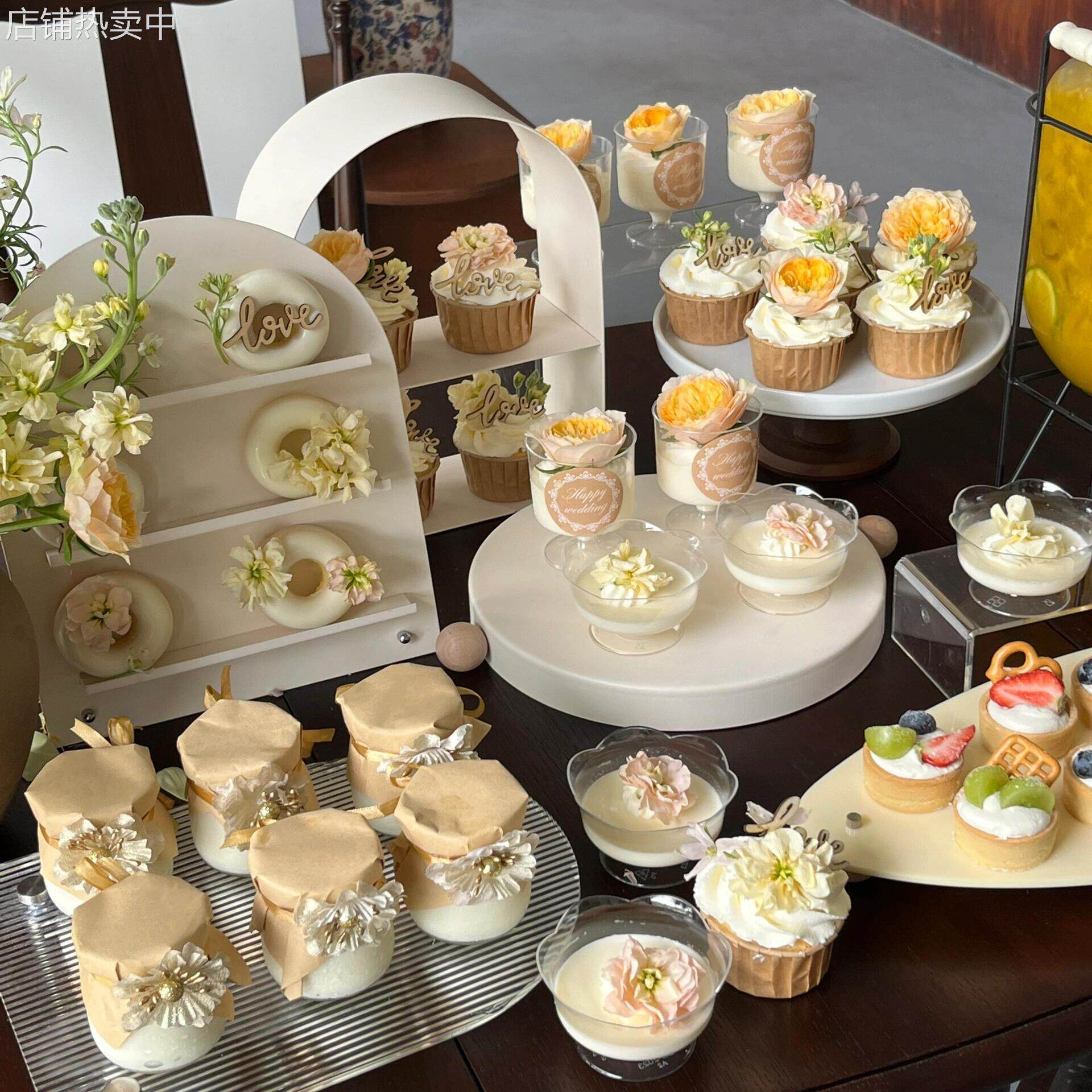 奶油色风格甜品台摆件展示架婚礼摆台装饰生日蛋糕架铁艺点心托盘