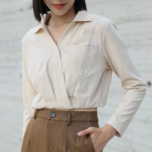 杏色长袖工装翻领修身短款衬衫女