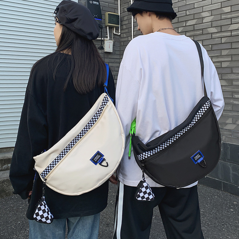 韩系ins中性运动风饺子包女大容量斜挎包女潮学生上课单肩背包男