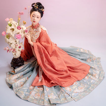 花朝记｜繁花灼灼｜7周年｜看四时芳华，繁花盛放｜明制敬酒汉服