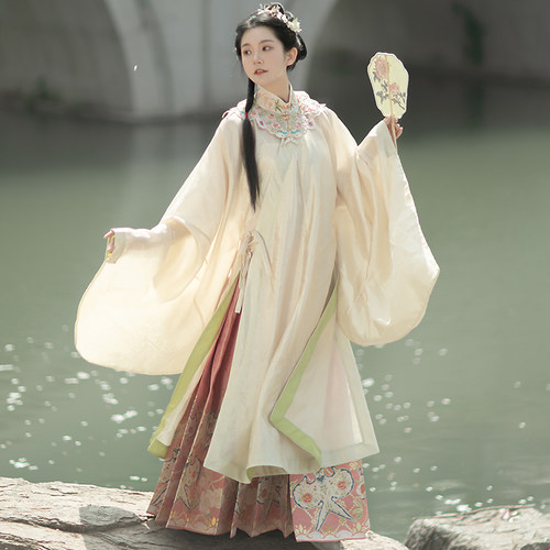 定织仿妆花明制大襟衫马面裙