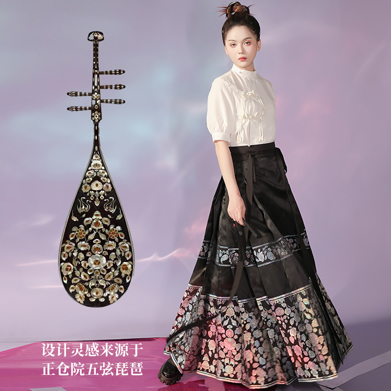 仿螺钿织金妆花马面裙