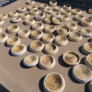 草席地垫加厚稻草毯保温夏天草垫隔热铺地面的垫子宠物草垫草帘