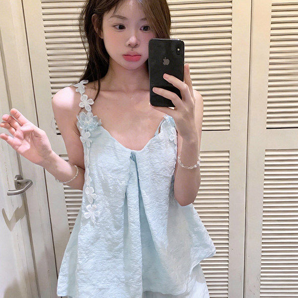 甜美少女风花边无袖背心