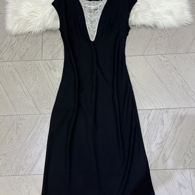 一善设计连衣裙·都市优雅之选一袭墨黑凝萃时光里连衣裙Y20070