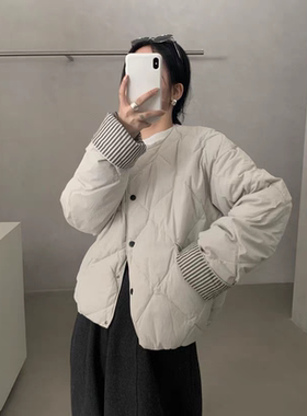 一善小众设计冬上新休闲百搭圆领单排扣保暖羽绒服外套25719