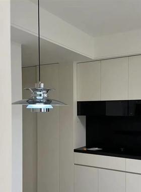Its an extremely simple PH5 chandelier.