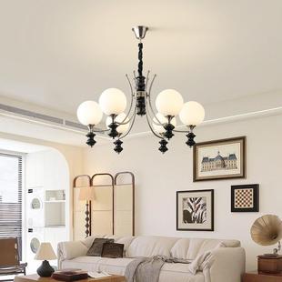 style bundhouse living room. the French Its chandelier