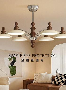 Full-spectral medium-winding hall chandeliers. Antiquated at