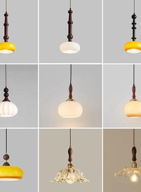 A mid-wind bedroom bed chandelier, creatively connoisseured