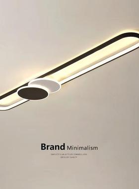 Its a long, very simple Nordic bedroom to suck on the top.