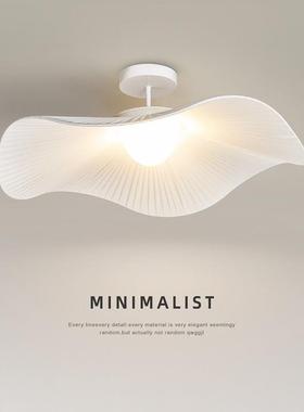 Newcomer chandeliers in 2025 designed a red-red-creamed, qui