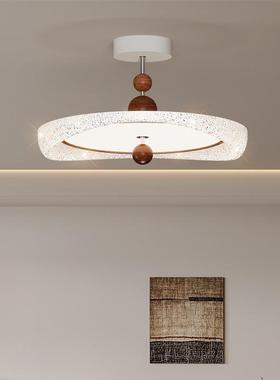 Full-spectral bedrooms suck on the top-lighted cream wind, a