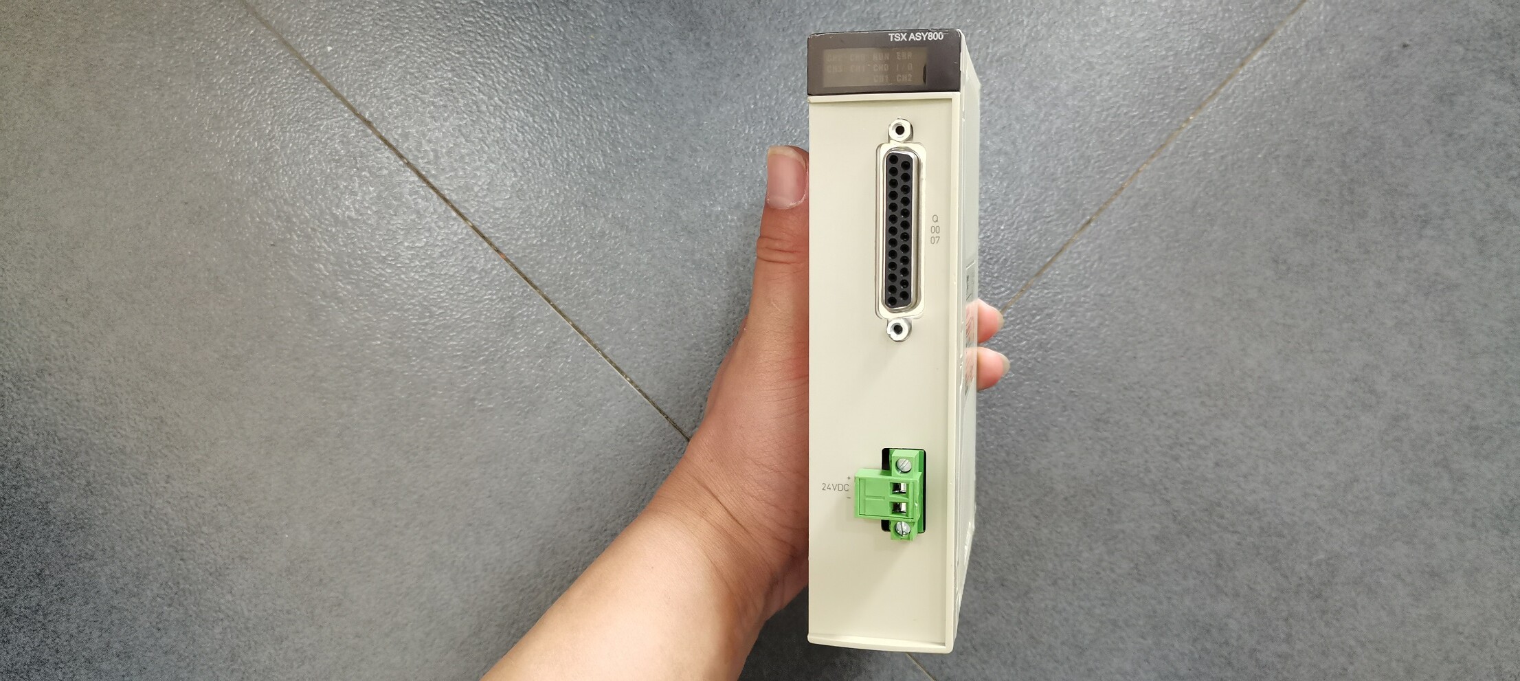 *tsxasy800 tsxaey800/1600 467nhp81100 tsxscy21601 施耐德plc