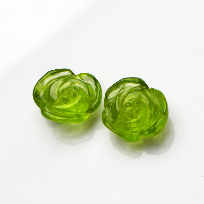 八月生辰石橄榄石玫瑰小花朵绿色水晶宝石定制耳线耳钉手链配饰