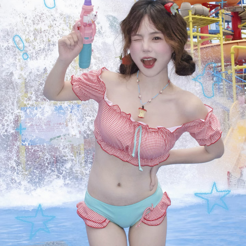 可爱风多巴胺低腰抹胸比基尼泳衣