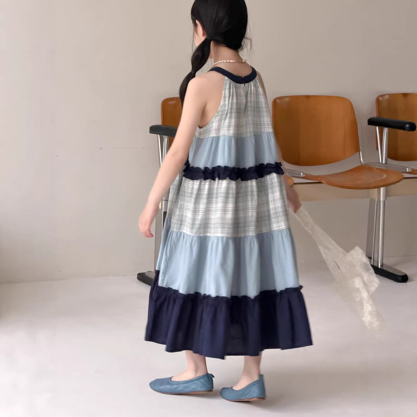 中大童童裙子2026夏季女童韩版拼色挂脖连衣裙儿童气质花边吊带裙