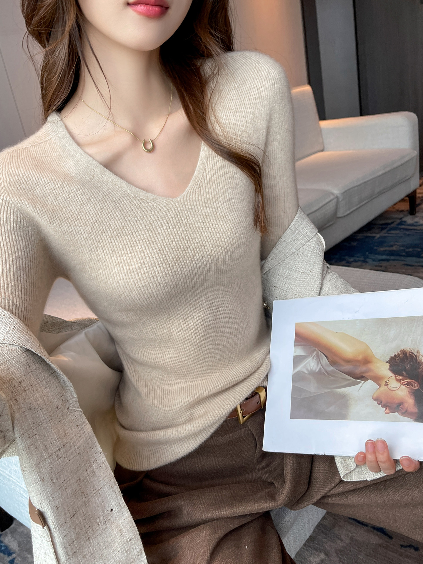 V领针织打底衫女秋冬洋气内搭2025新款修身显瘦紧身长袖毛衣上衣