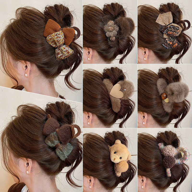 美拉德咖色毛绒抓夹女秋冬后脑勺
