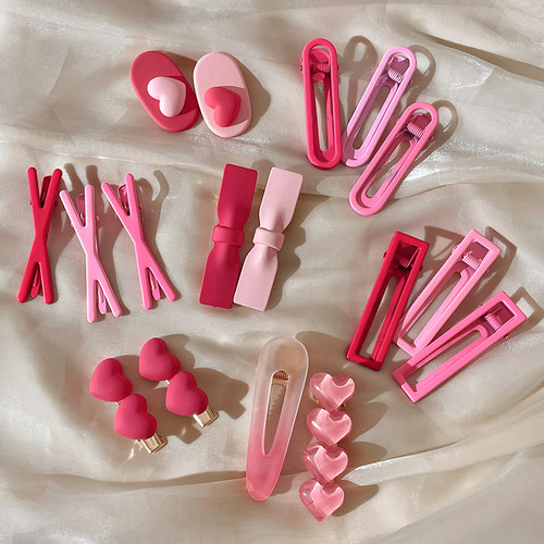 可爱甜美粉色发夹女侧边前额刘海