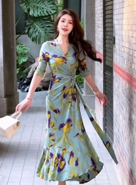 法式优雅温柔气质女神范 连衣裙V领收腰扭结碎花修身显瘦A字大摆