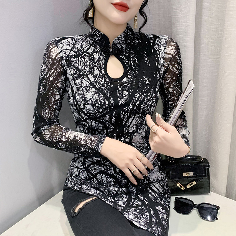 섹시 할로우 메쉬 티셔츠 유럽 여성 레트로 버튼 탑 불규칙한 인쇄 바닥 셔츠 여성 긴 소매