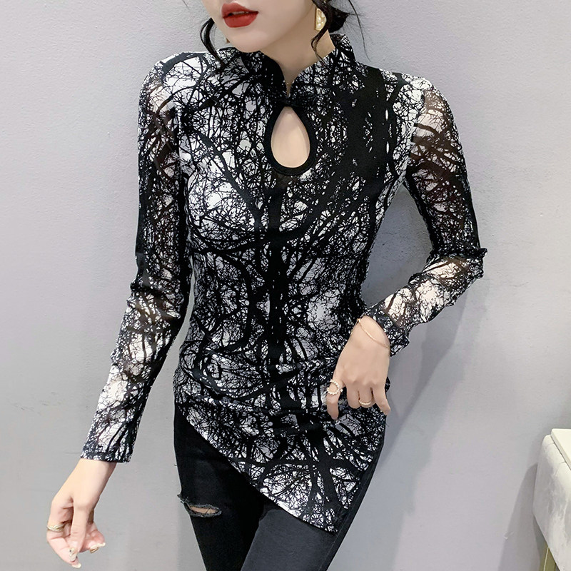 섹시 할로우 메쉬 티셔츠 유럽 여성 레트로 버튼 탑 불규칙한 인쇄 바닥 셔츠 여성 긴 소매